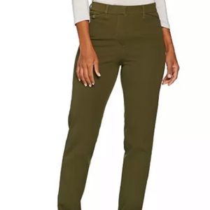 NWOT Isaac Mizrahi 24/7 fly front pants size 8P